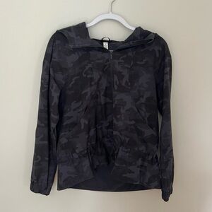 Lululemon Camo Rain Jacket - Size 6, Black